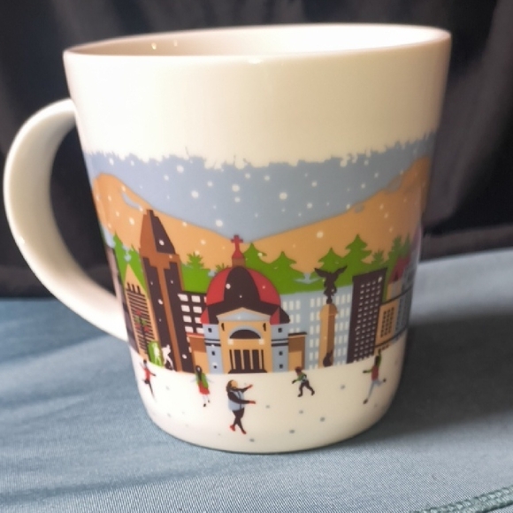 McCafé McDonalds Montréal city-themed Limited Edition Coffee Mug - Picture 3 of 6